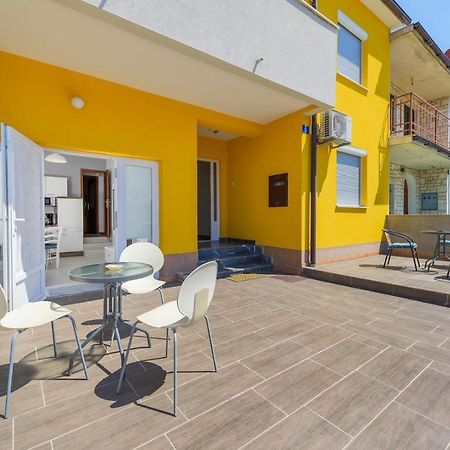 House With Apartments Mila Umag Ngoại thất bức ảnh