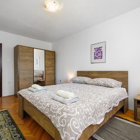 House With Apartments Mila Umag Ngoại thất bức ảnh
