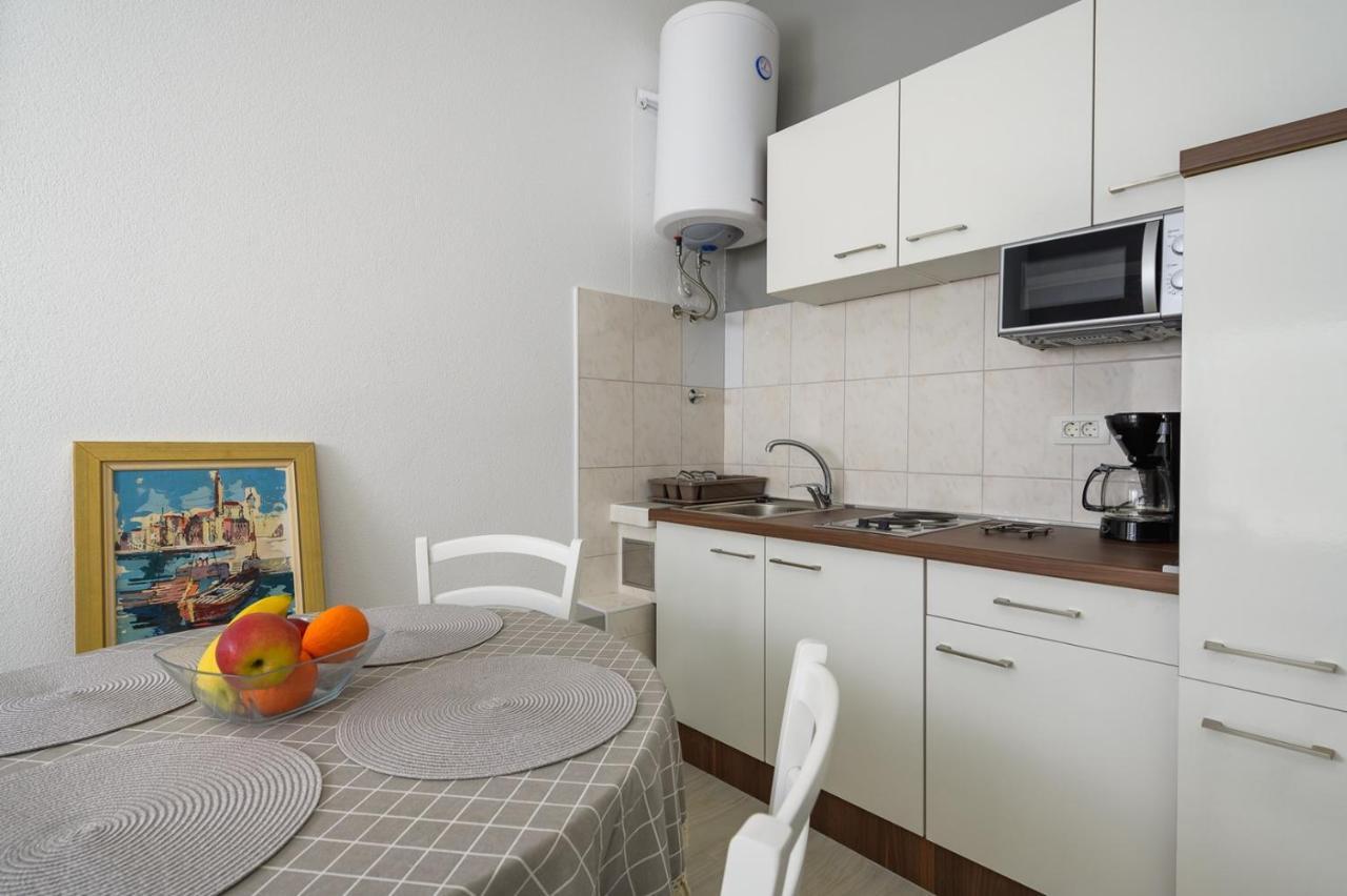 House With Apartments Mila Umag Ngoại thất bức ảnh