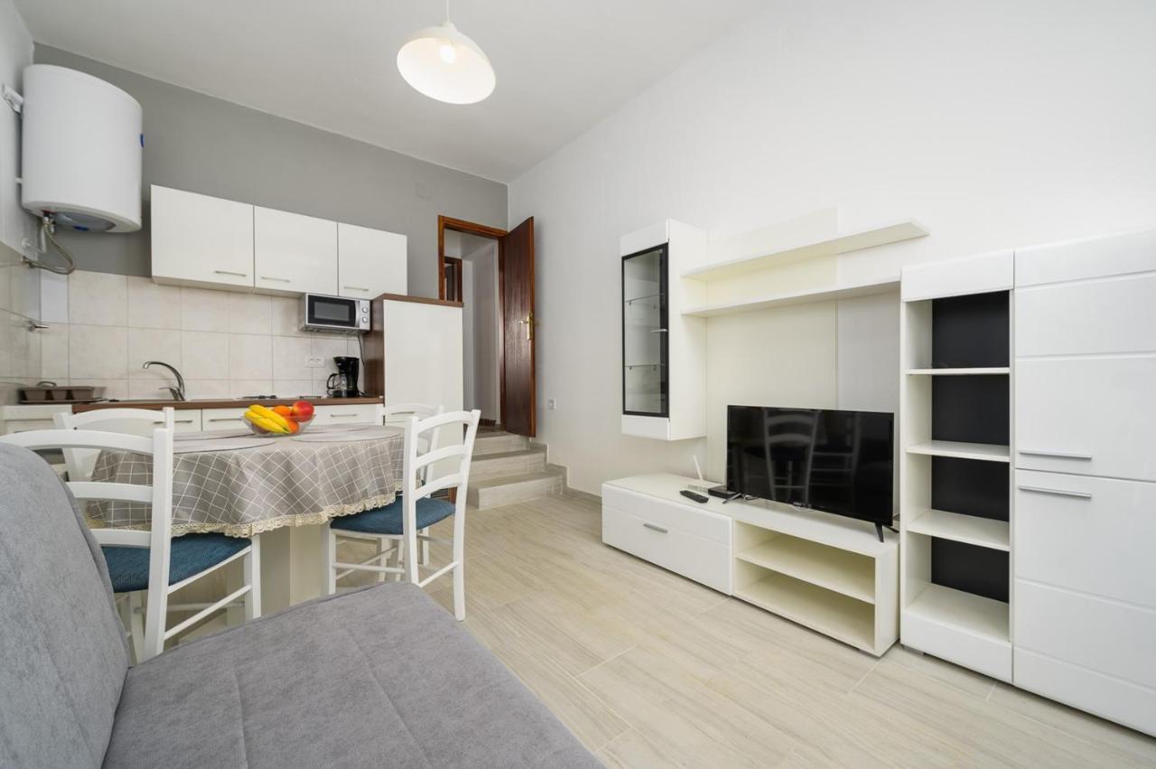 House With Apartments Mila Umag Ngoại thất bức ảnh