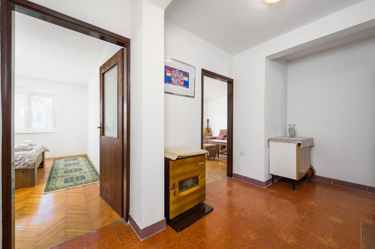 House With Apartments Mila Umag Ngoại thất bức ảnh